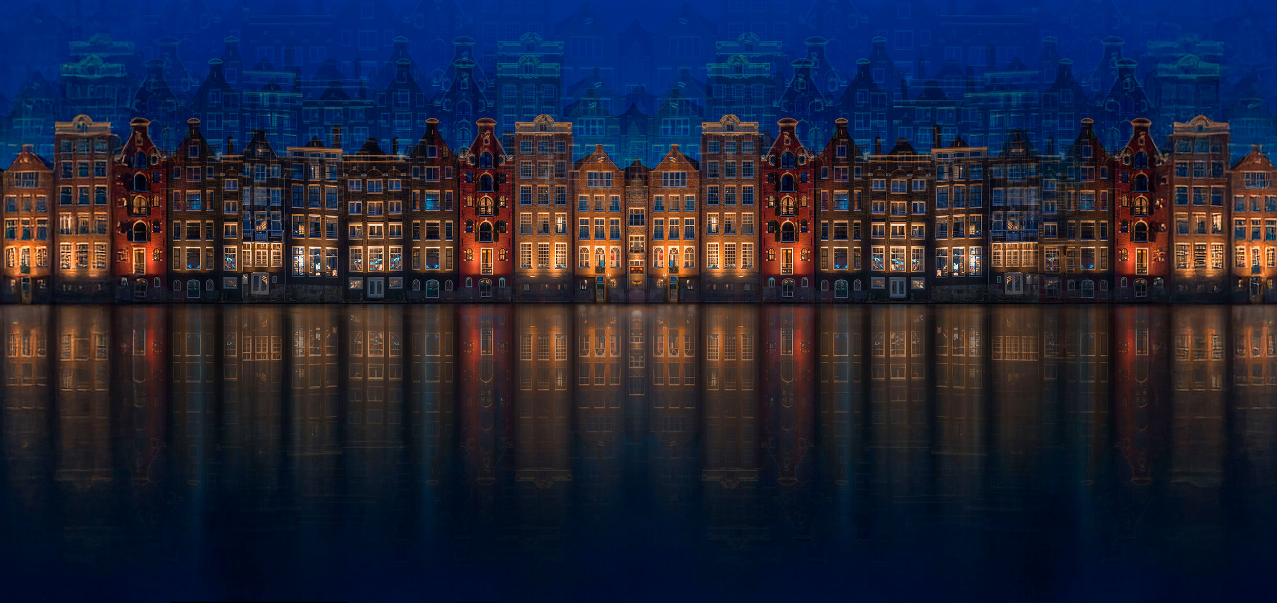 Damrak By Morag Forbes LRPS