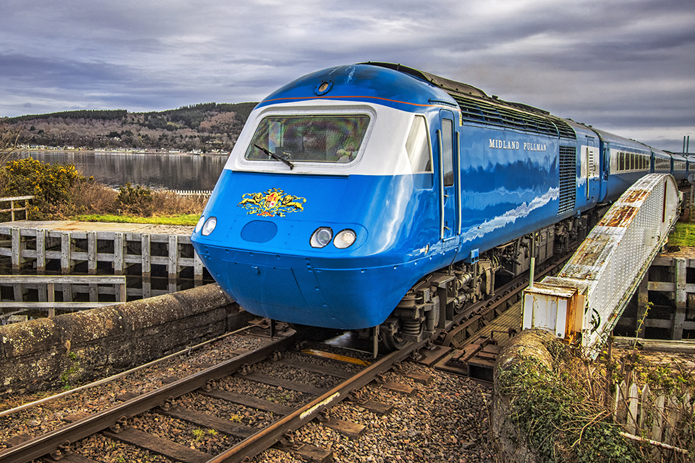 01 Midland Pullman Crossing Caledonian Canal