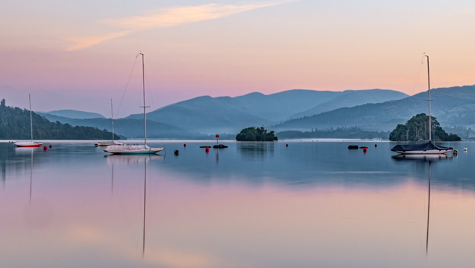 3813620 Christopher Cross Dawn Over Windermere