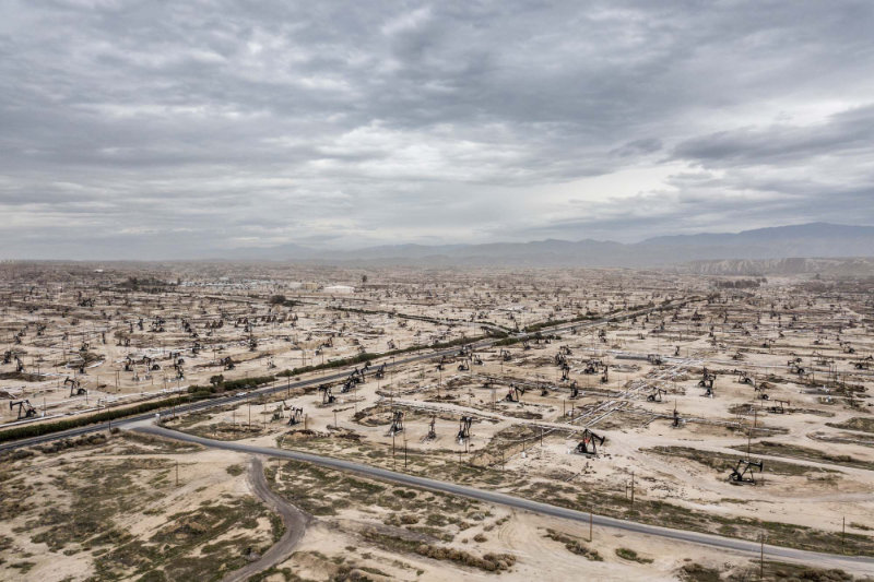 1370 Kern River Oil Field By Rasmus Degnbol