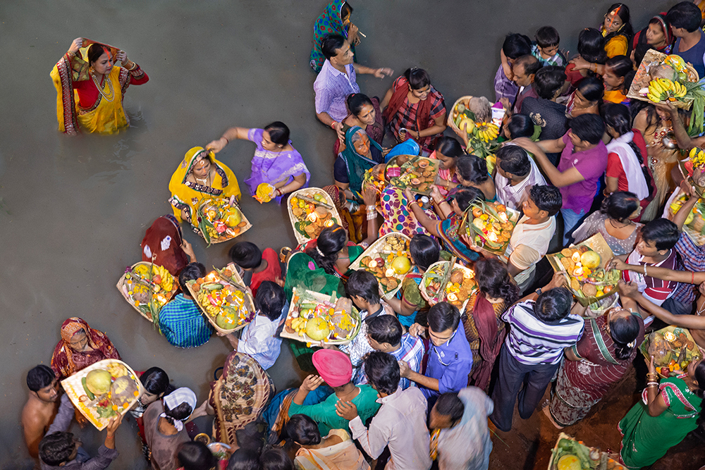 Chhath Festival, Jagannath Ghat, Kolkata, India  by Saurabh Battacharya