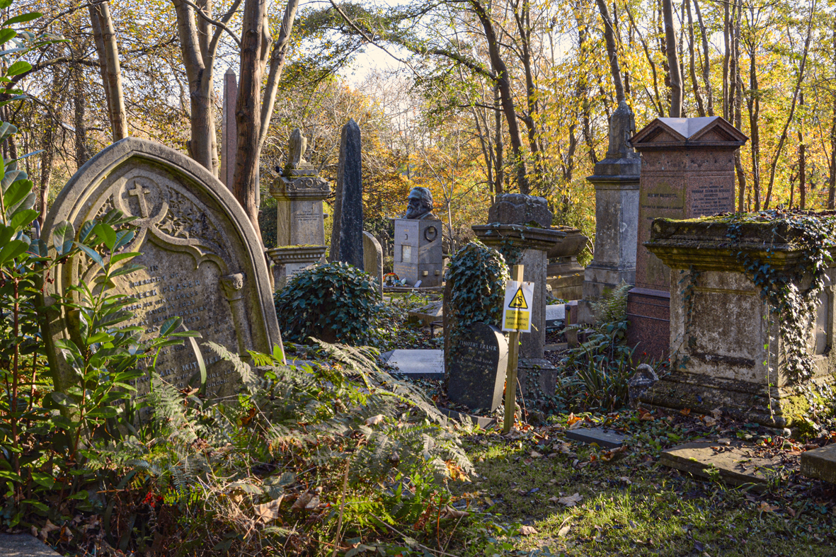 HIGHGATE EAST CEMETERY X