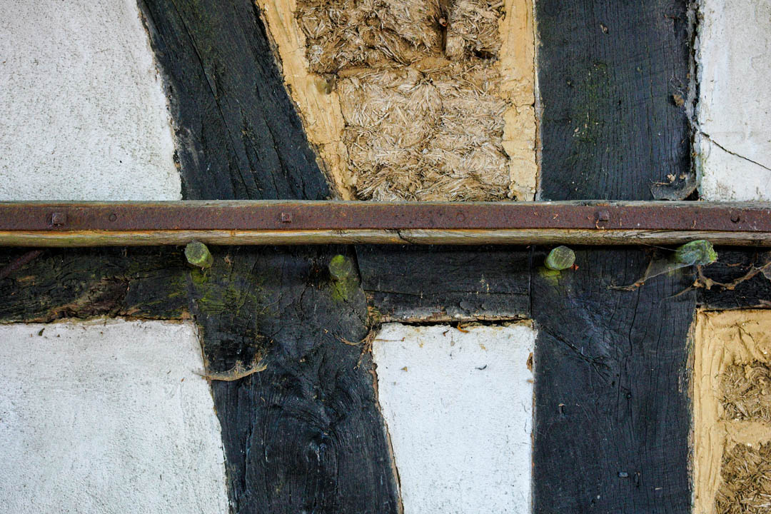 Wit Q3 Timber Frame Filled With Cow Dung