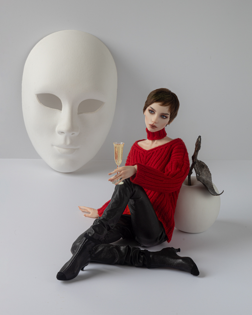 Doll model with mask