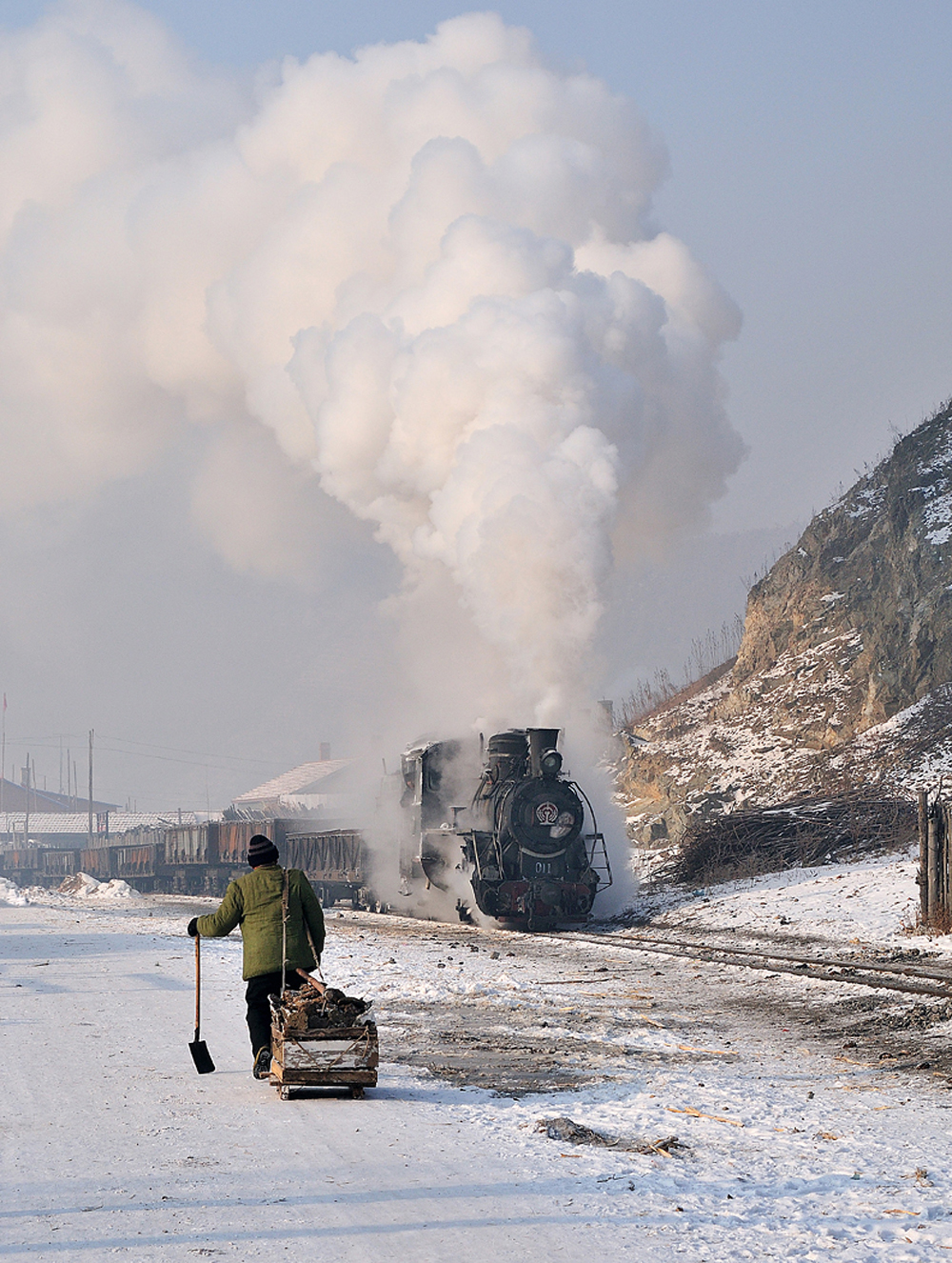 Departure From Toyagoza, China by Ian Silvester