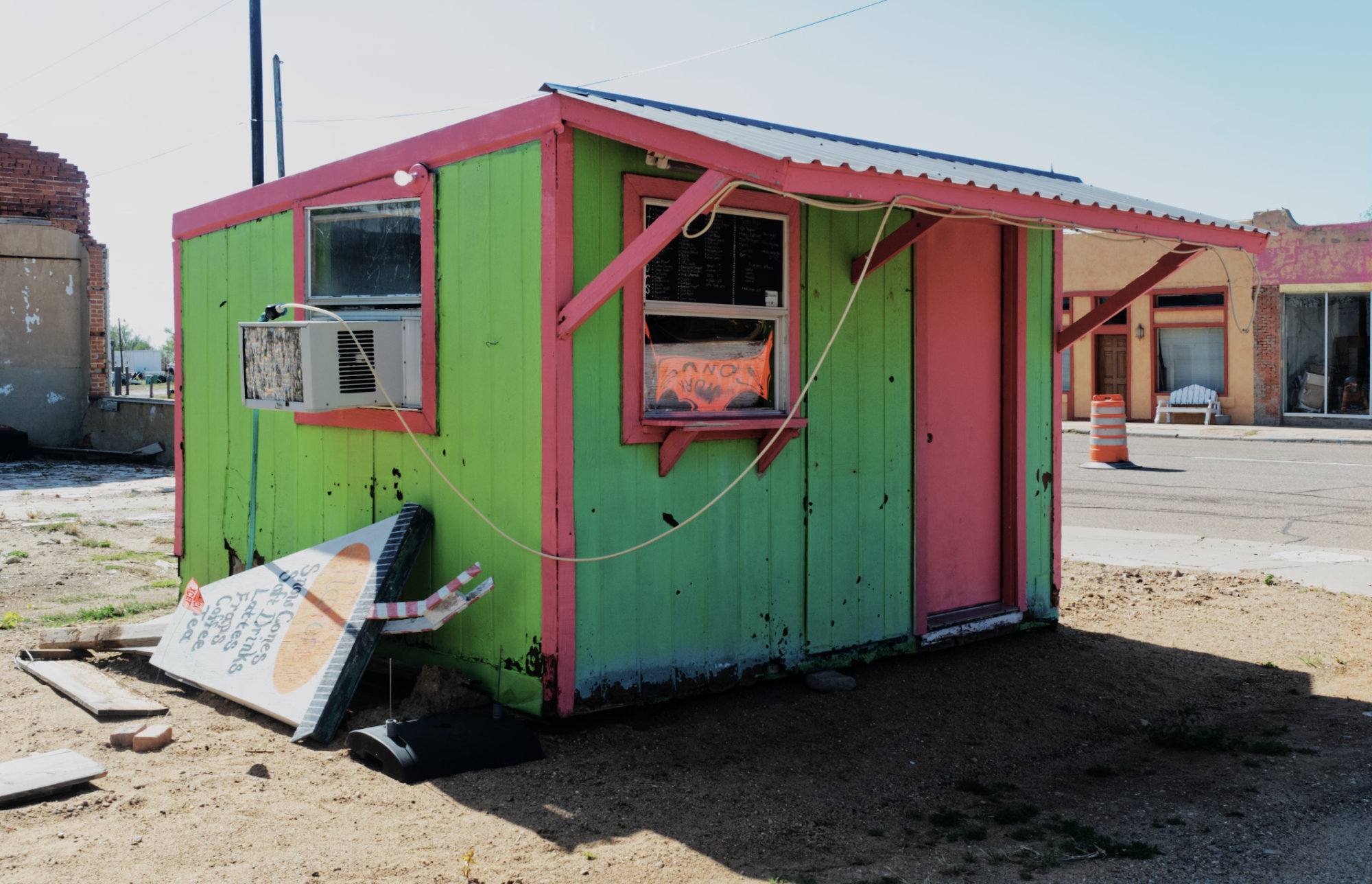 64662 Open Mclean Roadside Ice Cream Stall