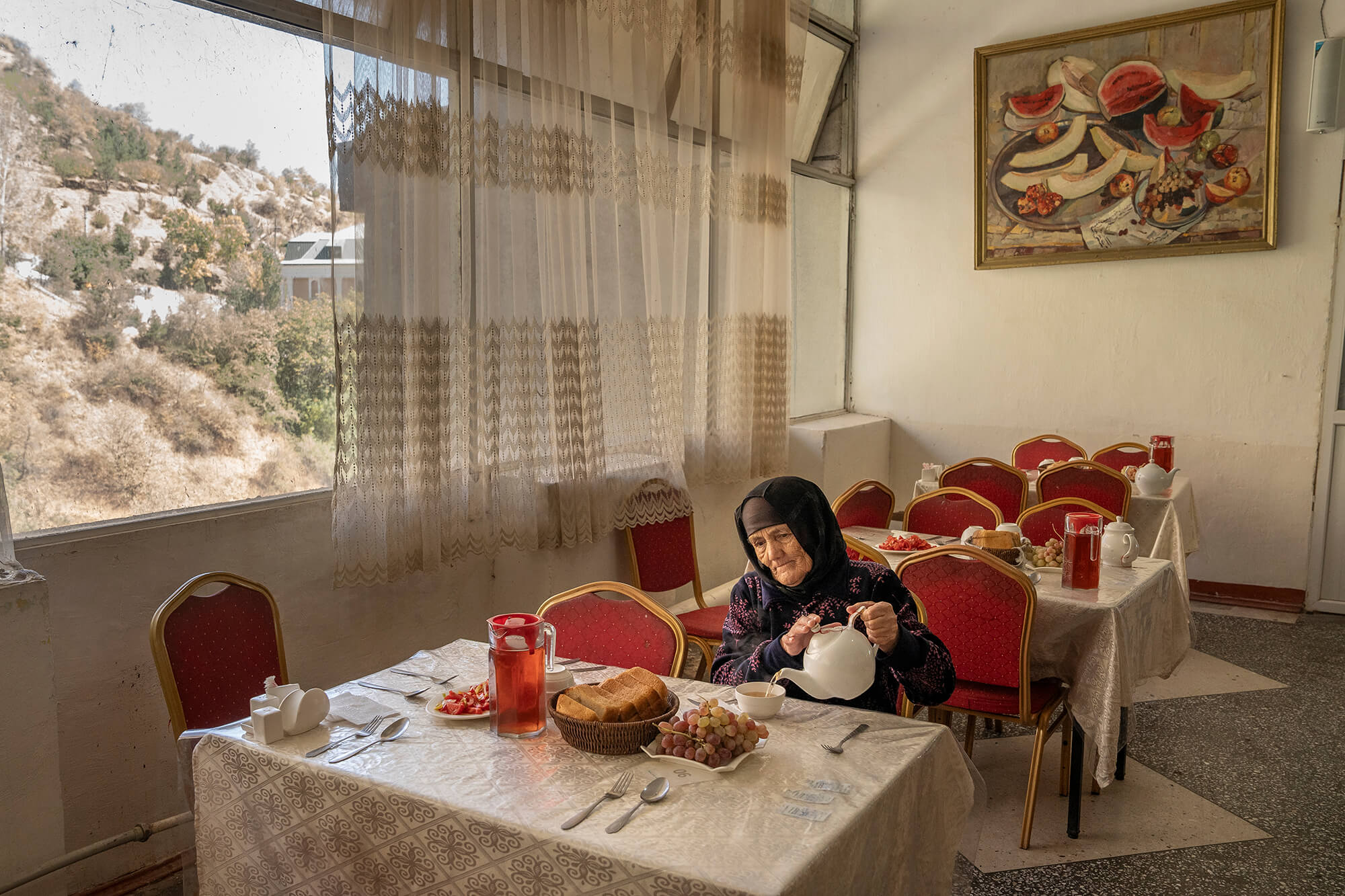 1 Main Overall Winner Jo Kearney A Woman Eats In The Canteen Of The Soviet Era Sanatorium Hi Res