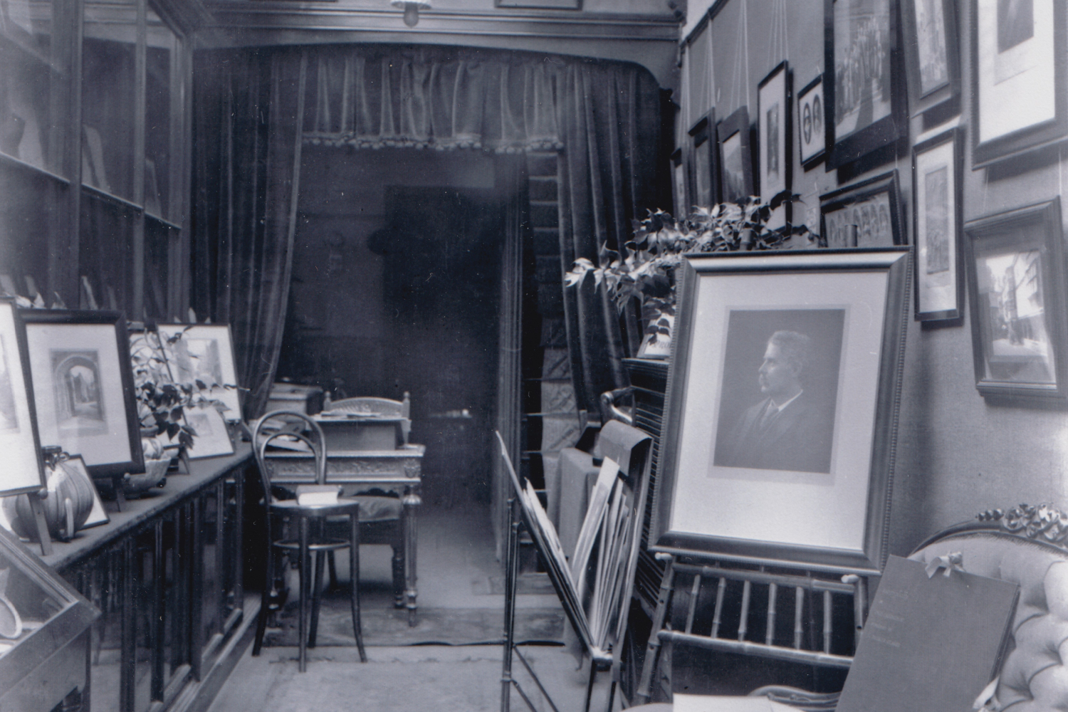 P.Cla.K00 24695 Interior Of J. Palmer Clarke Studio 1900 (Sml)