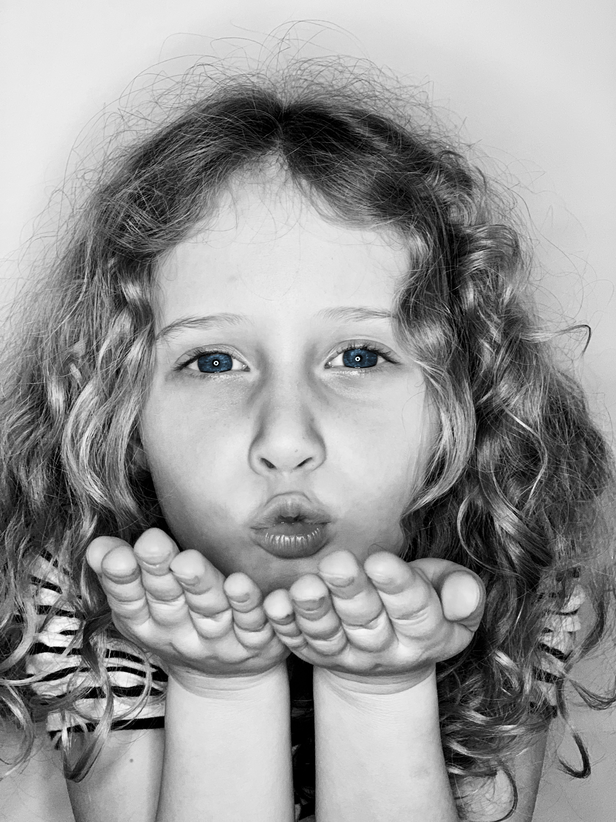 6706575 Sue Wright Poppy With A Kiss