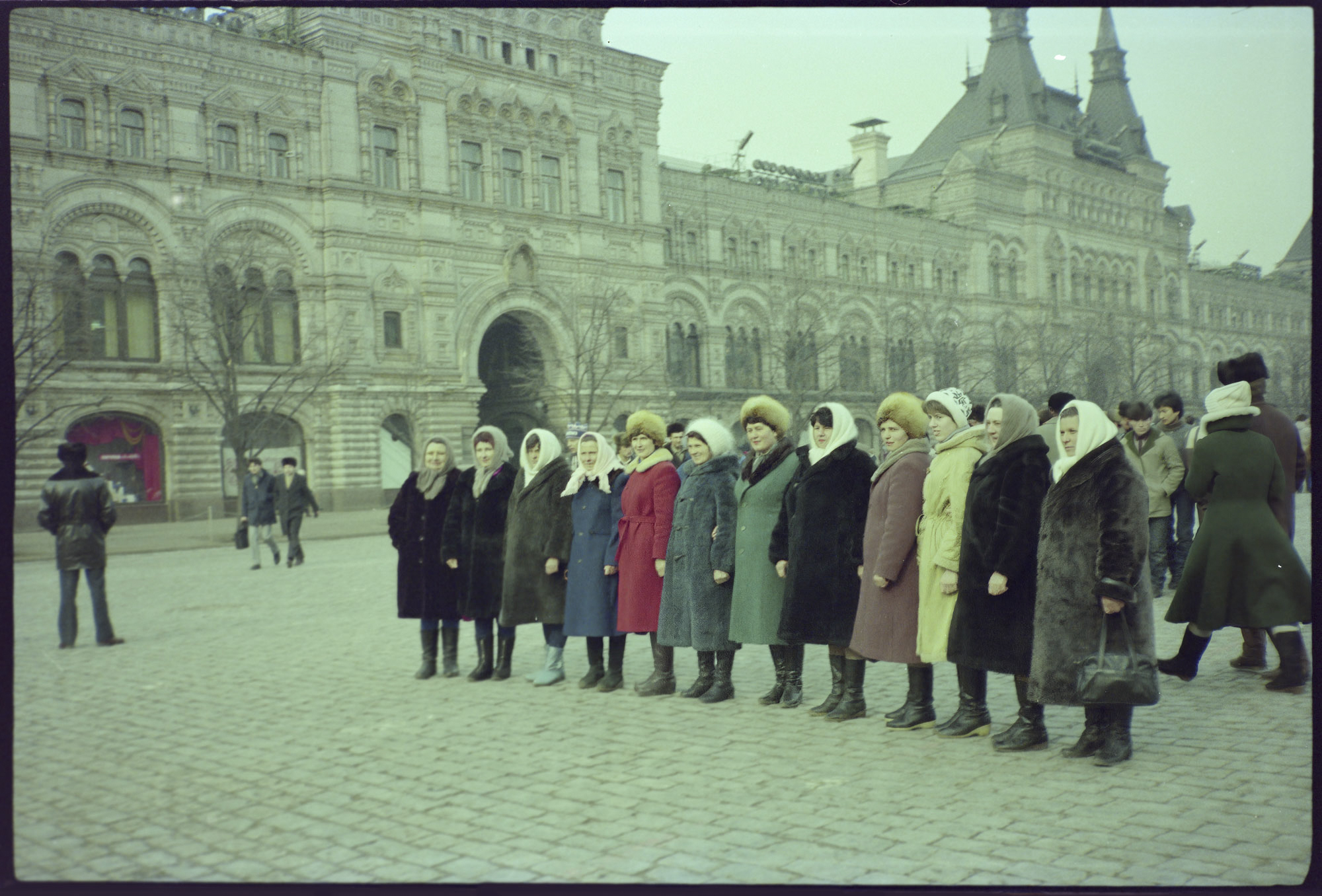 5113985 Sue Wright Lada Riva Ladies In Red Sqaure 1986