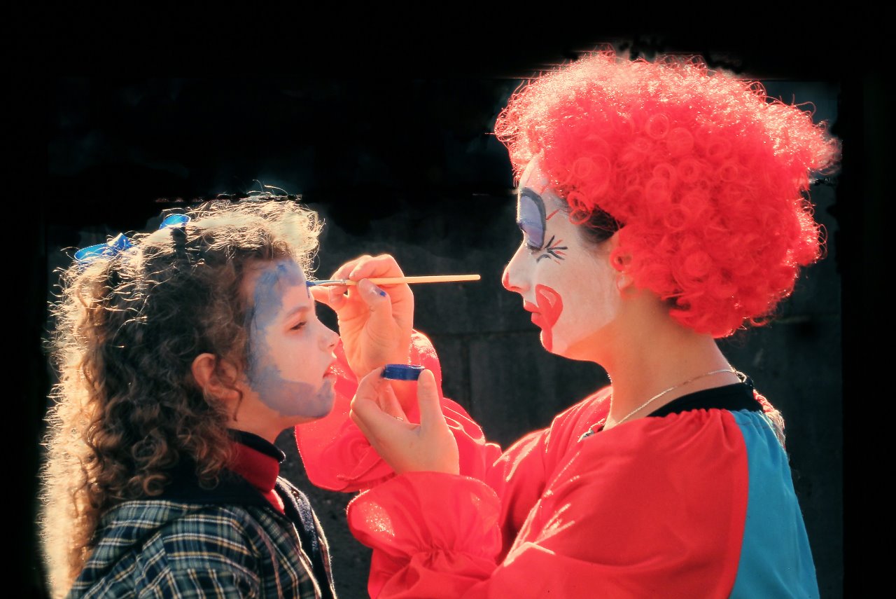 Face Painting By Peter Hunter OAM ARPS (Australia)