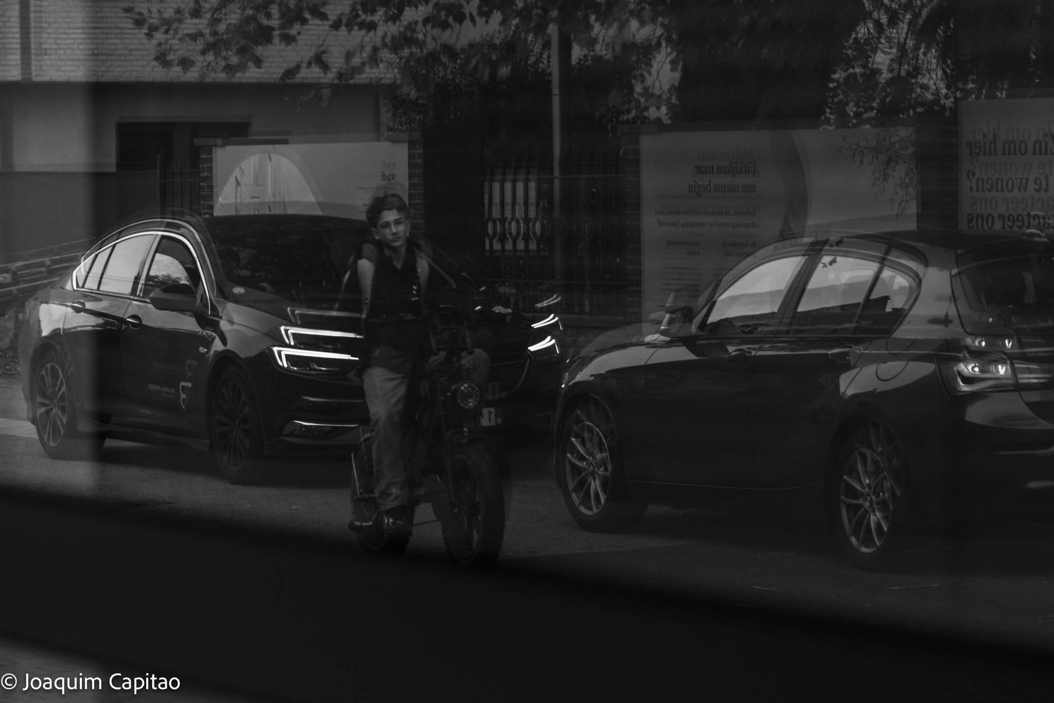 Joaquim Capitao 1 Stand At One Place